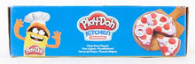 Carica l'immagine nel visualizzatore di Gallery, Play-Doh Kitchen Creations - La Pizzeria, playset con 6 vasetti di Pasta modellabile e 8 Accessori