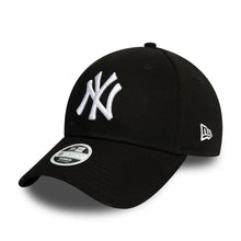 Carica l'immagine nel visualizzatore di Gallery, New Era New York Yankees MLB League Essential Nero 9Forty Berretto Regolabile per Donna