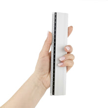 Carica l'immagine nel visualizzatore di Gallery, D.RECT Righello in Alluminio | Righello Lunghezza 20 cm | Righello con Impugnatura | Resistente alla Rottura | per Scuola, Ufficio, Casa | Argento