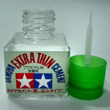 Carica l'immagine nel visualizzatore di Gallery, Tamiya 87038 – Colla Extra liquida con Pennello applicatore, Bottiglietta da 40 ml
