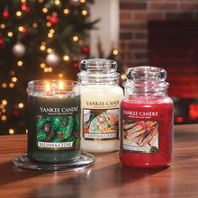 Carica l'immagine nel visualizzatore di Gallery, Yankee Candle Candela profumata in giara grande, Biscotto di Natale, Durata Fino a 150 Ore