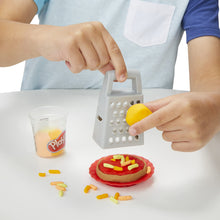 Carica l'immagine nel visualizzatore di Gallery, Play-Doh Kitchen Creations - La Pizzeria, playset con 6 vasetti di Pasta modellabile e 8 Accessori