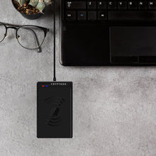 Carica l'immagine nel visualizzatore di Gallery, Cryptnox Lettore di Smart Card senza contatto – Conforme ISO 14443 e Mifare® | Connettività USB Type-C e Type-A | Autenticazione sicura per pagamenti elettronici, e-commerce, controllo accessi e altro