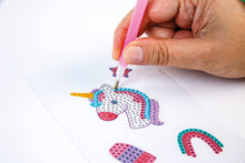 Carica l'immagine nel visualizzatore di Gallery, Clementoni Idea - Sparkly Creations Game Icons, Diamond Art, Gioco Creativo per Bambini 7+ Anni, Kit Arte e Laboratorio Gemme, Stickers a Tema Gaming, 18746