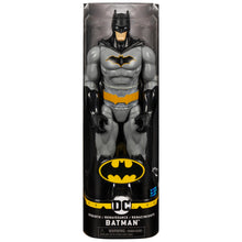 Carica l'immagine nel visualizzatore di Gallery, dc comics | BATMAN | Personaggio Batman in scala 30 cm con decorazioni originali, mantello e 11 punti di articolazione - Giocattoli per bambini e bambine dai 3 anni