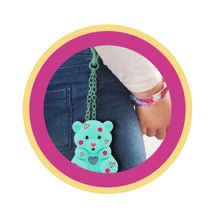 Carica l'immagine nel visualizzatore di Gallery, Giochi Preziosi COCCOLOTTI, Orso Interattivo, Che Ti Fa Baci, Effetti Luminosi, Modello Bianco, per Bambini dai 3 Anni CCL095