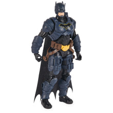 Carica l'immagine nel visualizzatore di Gallery, DC Comics, Action Figure Batman Adventures, Supereroe Giocattolo in Scala, Personaggio Alto 30 cm, con 16 Accessori e 17 Punti di Articolazione, Giochi per Bambini, 4+ Anni