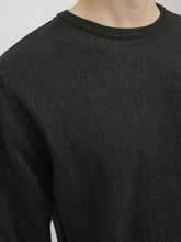 Carica l'immagine nel visualizzatore di Gallery, JACK &amp; JONES JJEBASIC Knit Crew Neck Noos Pullover, Forest Night/Detail:Twisted with Black, M Uomo