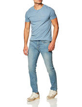 Carica l'immagine nel visualizzatore di Gallery, Amazon Essentials Jeans Slim Fit Uomo, delavé Chiaro, 38W / 32L