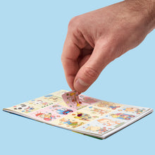 Carica l'immagine nel visualizzatore di Gallery, THE TWIDDLERS - 24 Mini Libri da Colorare con Adesivi per Bambini
