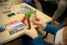Carica l'immagine nel visualizzatore di Gallery, Asmodee: 7 Wonders, Gioco da Tavolo, 3-7 Giocatori, 10+ Anni, Edizione In Italiano