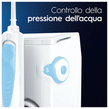 Carica l'immagine nel visualizzatore di Gallery, Oral-B Idropulsore Health Center con 1 Beccuccio Oxyjet, 1 Beccuccio Con Getto D’acqua. 1 Idropulsore