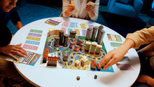Carica l'immagine nel visualizzatore di Gallery, Asmodee, Hotel, Gioco da Tavolo, 8+ Anni, 2-4 Giocatori, Edizione in Italiano