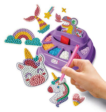 Carica l'immagine nel visualizzatore di Gallery, Clementoni Idea - Sparkly Creations Game Icons, Diamond Art, Gioco Creativo per Bambini 7+ Anni, Kit Arte e Laboratorio Gemme, Stickers a Tema Gaming, 18746