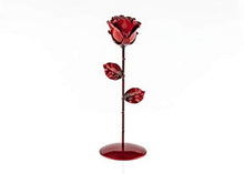 Carica l'immagine nel visualizzatore di Gallery, Rosa Eterna fatta di Ferro Battuto Rosso con piedistallo - Forgiata a Mano - Ilgrandebazar