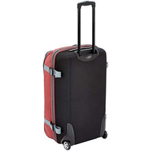 Carica l'immagine nel visualizzatore di Gallery, AmazonBasics - Borsone da viaggio con ruote, Rosso
