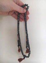 Carica l'immagine nel visualizzatore di Gallery, The Bo Tree - 108 Perline Giapponesi Mala a Forma di Disco, realizzate a... - Ilgrandebazar