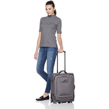 Carica l'immagine nel visualizzatore di Gallery, AmazonBasics - Bagaglio a mano espandibile, morbido, con chiusura TSA Grigio