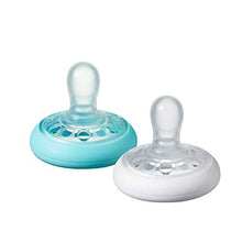 Carica l'immagine nel visualizzatore di Gallery, Tommee Tippee 433440 Succhietto Simile al Seno Materno, 0-6 Mesi - Ilgrandebazar
