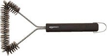 Carica l'immagine nel visualizzatore di Gallery, AmazonBasics - Spazzola a 3 Lati per Barbecue, 30.5 cm