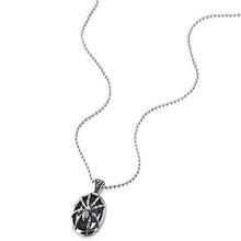 Carica l'immagine nel visualizzatore di Gallery, COOLSTEELANDBEYOND Uomo Donna Annata Ragno Cranio Ovale Collana con... - Ilgrandebazar