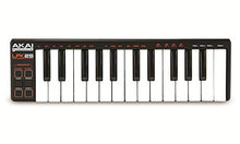Carica l'immagine nel visualizzatore di Gallery, AKAI Professional LPK25 Tastiera Controller MIDI Portatile, USB, con 25...