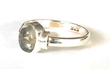 Carica l'immagine nel visualizzatore di Gallery, Shanya - Anello in argento sterling realizzato a mano, con labradorite... - Ilgrandebazar