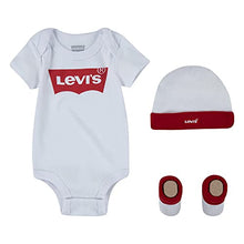 Carica l'immagine nel visualizzatore di Gallery, Levi's Classic Batwing Infant Hat Bodysuit Bootie Set, 3Pc Bimbo, White, 0-6 Mesi