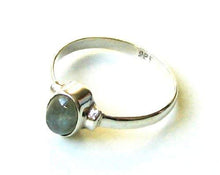 Carica l'immagine nel visualizzatore di Gallery, Shanya - Anello in argento sterling realizzato a mano, con labradorite... - Ilgrandebazar