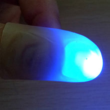 Carica l'immagine nel visualizzatore di Gallery, Ultnice, Gioco di magia: punta morbida per pollici con lampadina, luminosa e... - Ilgrandebazar