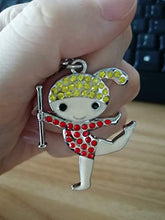 Carica l'immagine nel visualizzatore di Gallery, Collana con ciondolo a forma di ballerina ginnastica ritmica, yellow+red - Ilgrandebazar