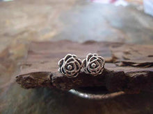 Carica l'immagine nel visualizzatore di Gallery, ♥ PICCOLO ARGENTO FIORE ♥ orecchini delicati in argento tibetano