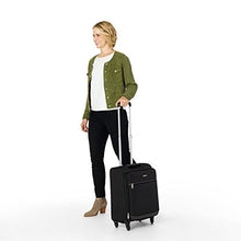 Carica l'immagine nel visualizzatore di Gallery, AmazonBasics - Trolley morbido con rotelle girevoli, 53 cm, dimensioni Nero