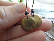 Carica l'immagine nel visualizzatore di Gallery, ★ BRONZO VINTAGE WASHER &amp; BLACK CERAMIC RONDELL ★ orecchini vintage in bronzo