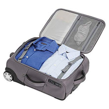 Carica l'immagine nel visualizzatore di Gallery, AmazonBasics - Bagaglio a mano espandibile, morbido, con chiusura TSA Grigio