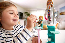 Carica l'immagine nel visualizzatore di Gallery, Barbie- Carriere Dentista Playset con Due Bambole, Sedia Operatoria e... - Ilgrandebazar