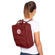 Carica l'immagine nel visualizzatore di Gallery, FJÄLLRÄVEN Kånken, 27x38x13 centimeters (W x H x L), Grigio (Super Grey)