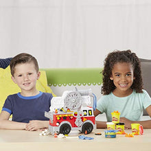 Carica l'immagine nel visualizzatore di Gallery, Play-Doh Wheels - Camion Dei Pompieri (Con 5 Vasetti di Pasta da Modellare) - Ilgrandebazar