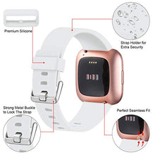Carica l'immagine nel visualizzatore di Gallery, Oielai per Cinturino Fitbit Versa 2/Cinturino Versa, Piccolo, Bianca