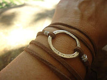Carica l'immagine nel visualizzatore di Gallery, ✿ HAMMERED ANELLO &amp; pelle scamosciata ✿ braccialetto dell'involucro
