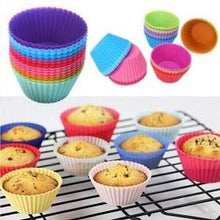 Carica l'immagine nel visualizzatore di Gallery, STAMPI per Dolci in Silicone, 24 PIROTTINI Silicone Muffin E Dolci,...