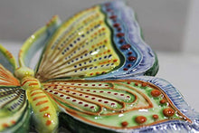 Carica l'immagine nel visualizzatore di Gallery, Farfalla media in ceramica dipinta a mano - Ilgrandebazar