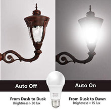 Carica l'immagine nel visualizzatore di Gallery, Lampadina Crepuscolare E27, Sensore di Luce Bianco Freddo 10 W,