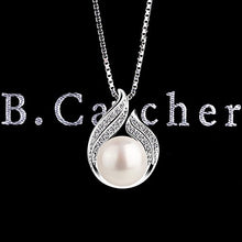 Carica l'immagine nel visualizzatore di Gallery, B.Catcher collana e ciondolo abbraccio con perla argento s925“Hug with... - Ilgrandebazar
