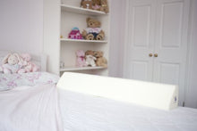 Carica l'immagine nel visualizzatore di Gallery, Purple Daisies Barriera in Schiuma Sponda Letto per Neonati &amp; Bambini –...