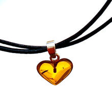 Carica l'immagine nel visualizzatore di Gallery, Orecchini a cerchio in argento sterling 925 con collana girocollo di cuori...