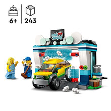 Carica l'immagine nel visualizzatore di Gallery, LEGO 60362 City Autolavaggio, Gioco per Bambini e Bambine da 6 Anni, Set con Spazzole Rotanti, Macchina Giocattolo e 2 Minifigure, Piccola Idea Regalo Giocattolo per Bambina e Bambino