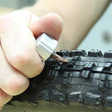 Carica l'immagine nel visualizzatore di Gallery, Genuine Innovations Kit di Riparazione Pneumatici per Biciclette - con Un...