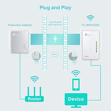 Carica l'immagine nel visualizzatore di Gallery, TP-Link TL-WPA4220 Kit Powerline WiFi, AV600 Mbps su + 300 WiFi