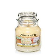 Carica l'immagine nel visualizzatore di Gallery, Yankee Candle Candele in Giara Piccola, Giallo (Cupcake Alla Vaniglia) - Ilgrandebazar